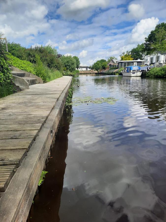 Waterhuis Friesland Oudwoude エクステリア 写真