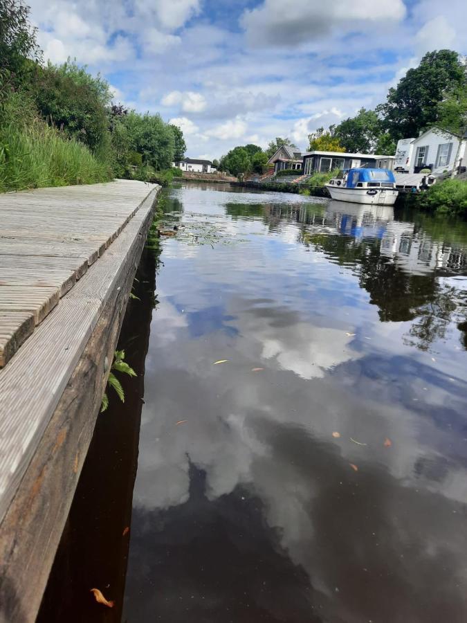 Waterhuis Friesland Oudwoude エクステリア 写真
