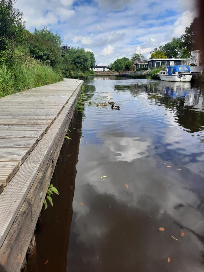 Waterhuis Friesland Oudwoude エクステリア 写真